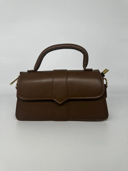 Eleganta torbica klasičnog dizajna