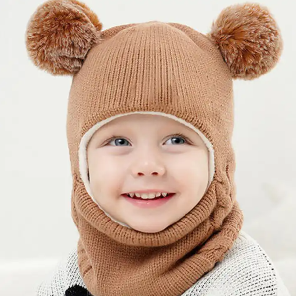 Pletena dečija kapa sa produžetkom za uši i vrat